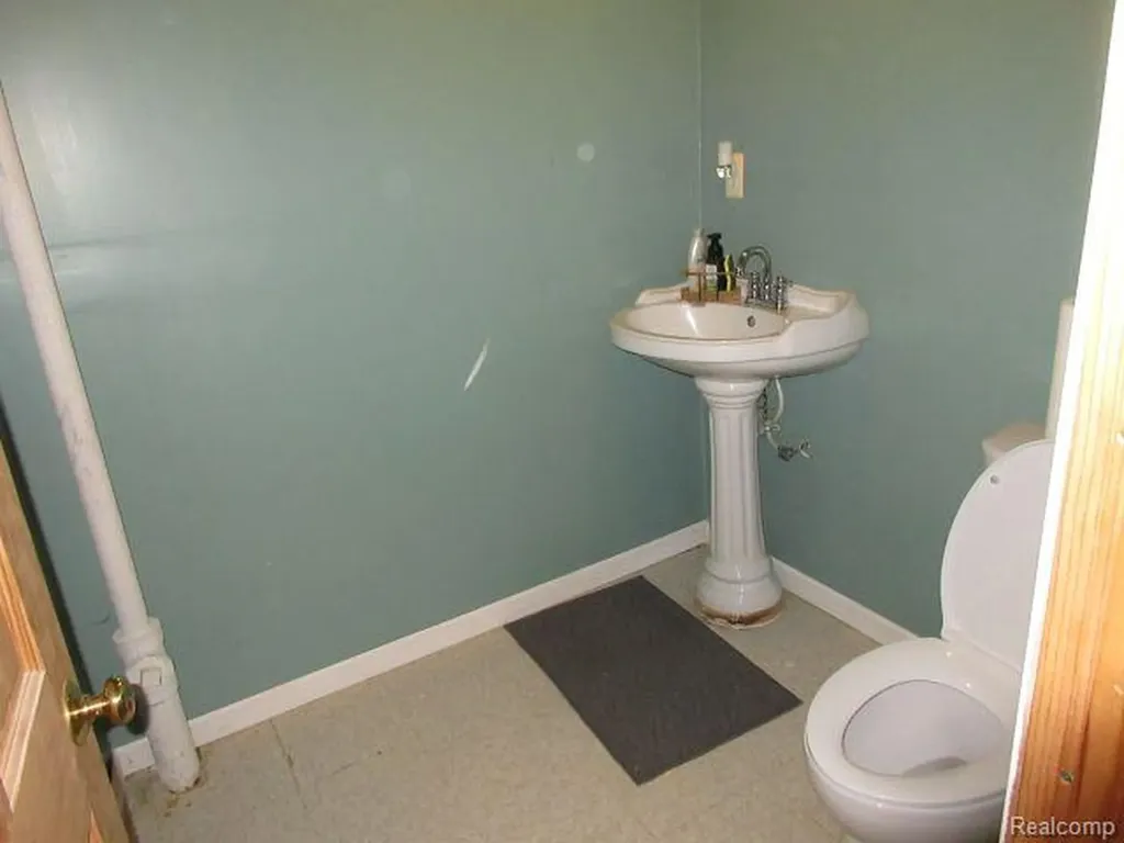 33882 Lipke Street Clinton Charter Township MI 48035
