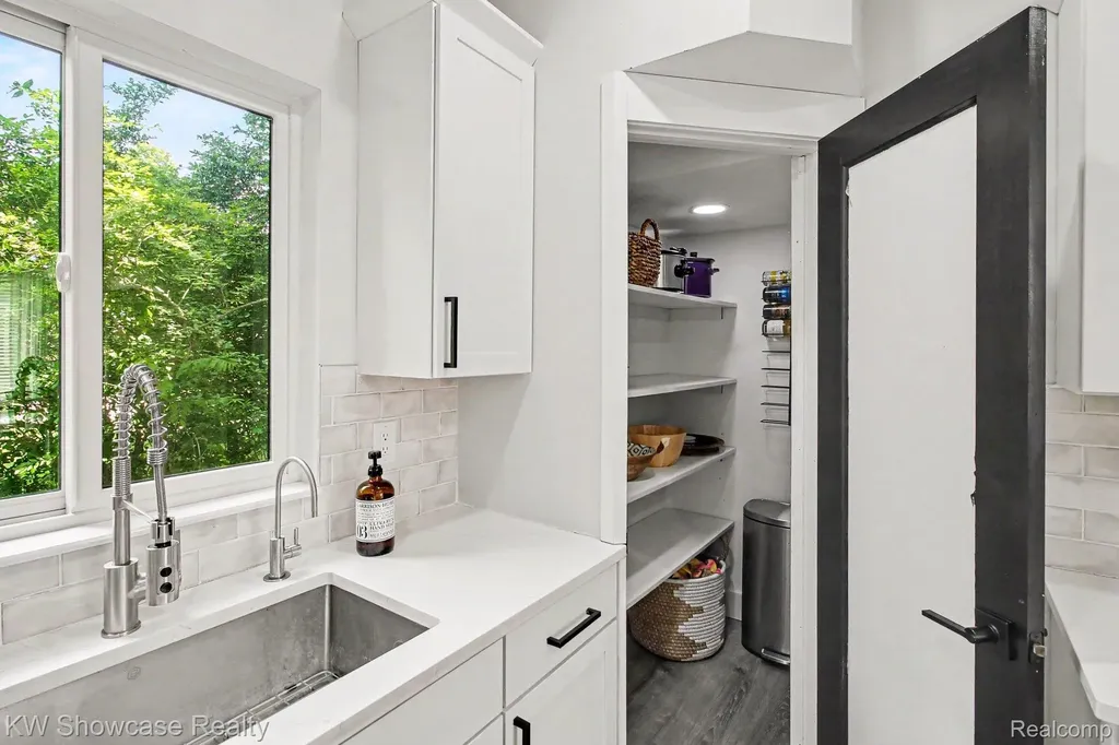 615 Hickory Street Milford Village MI 48381