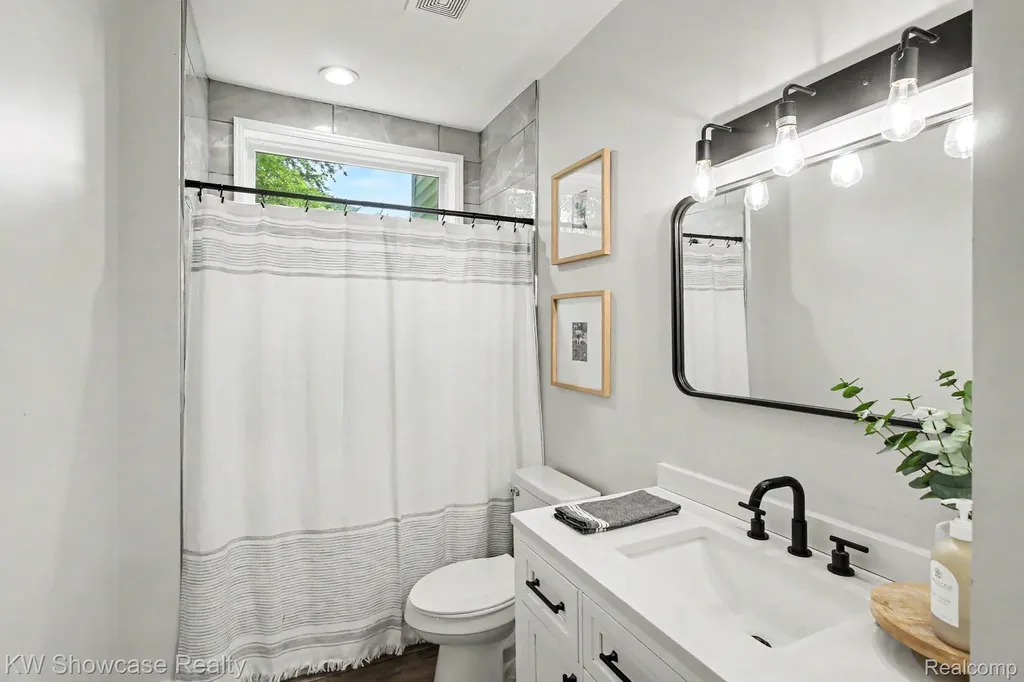 615 Hickory Street Milford Village MI 48381