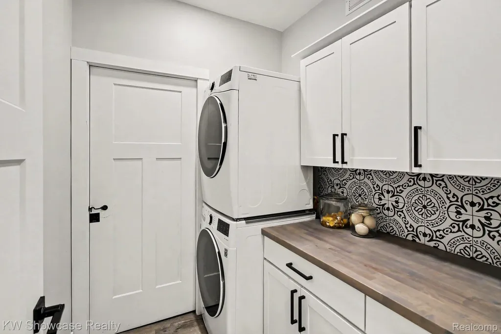 615 Hickory Street Milford Village MI 48381