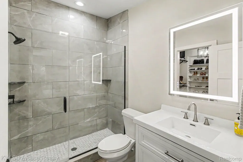 615 Hickory Street Milford Village MI 48381