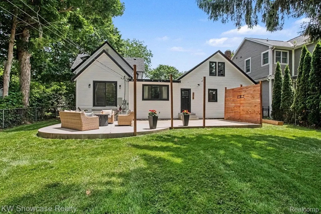 615 Hickory Street Milford Village MI 48381