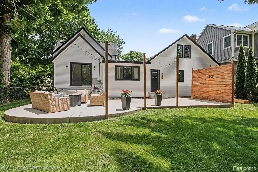 615 Hickory Street Milford Village MI 48381