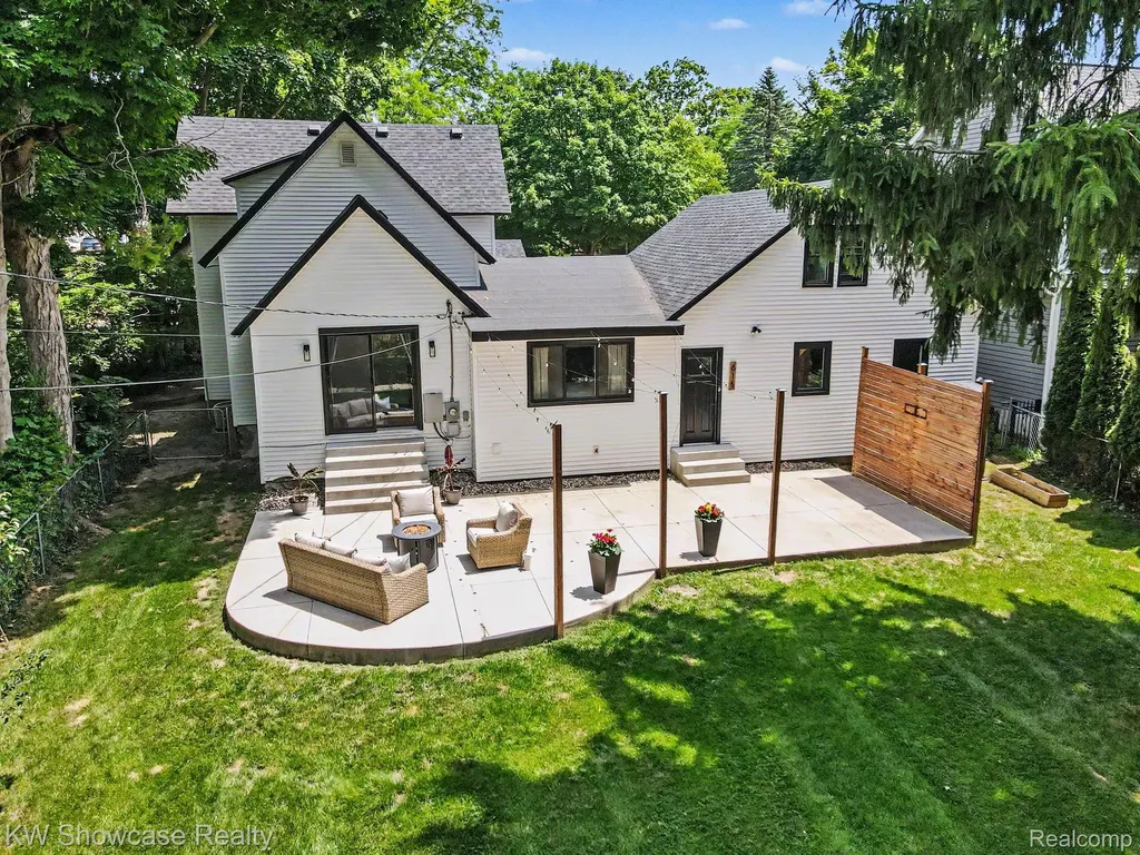 615 Hickory Street Milford Village MI 48381