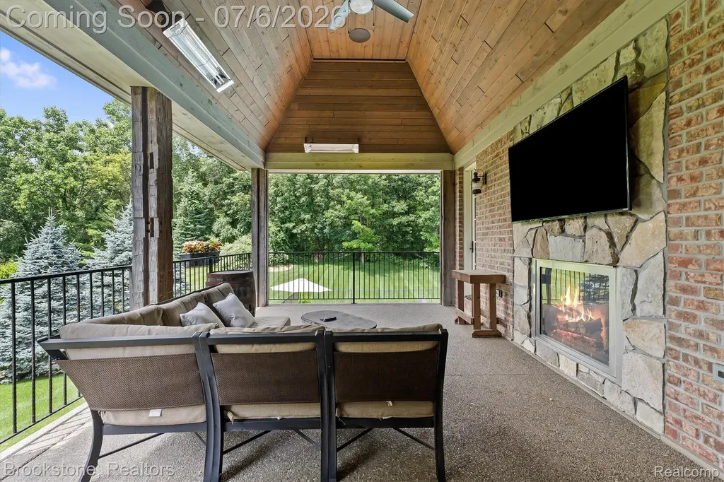 5458 Boulderwood Ridge Independence Charter Township MI 48348