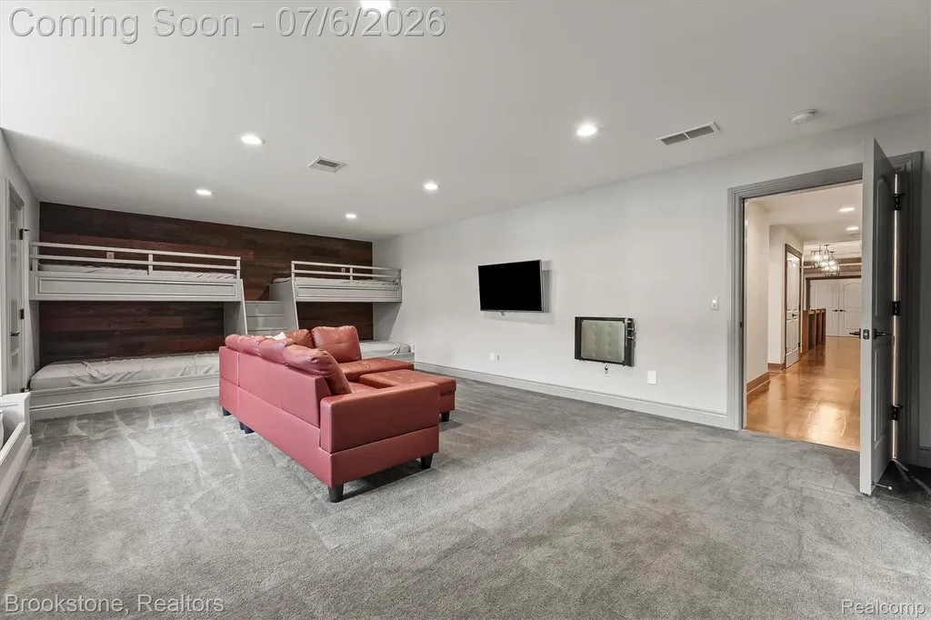 5458 Boulderwood Ridge Independence Charter Township MI 48348