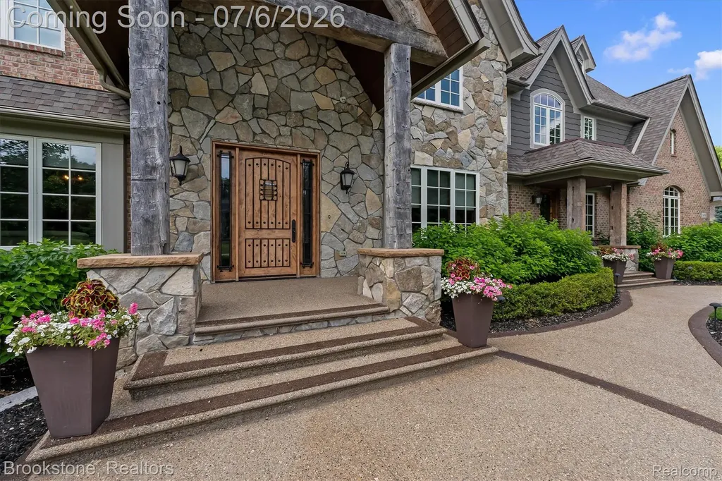 5458 Boulderwood Ridge Independence Charter Township MI 48348