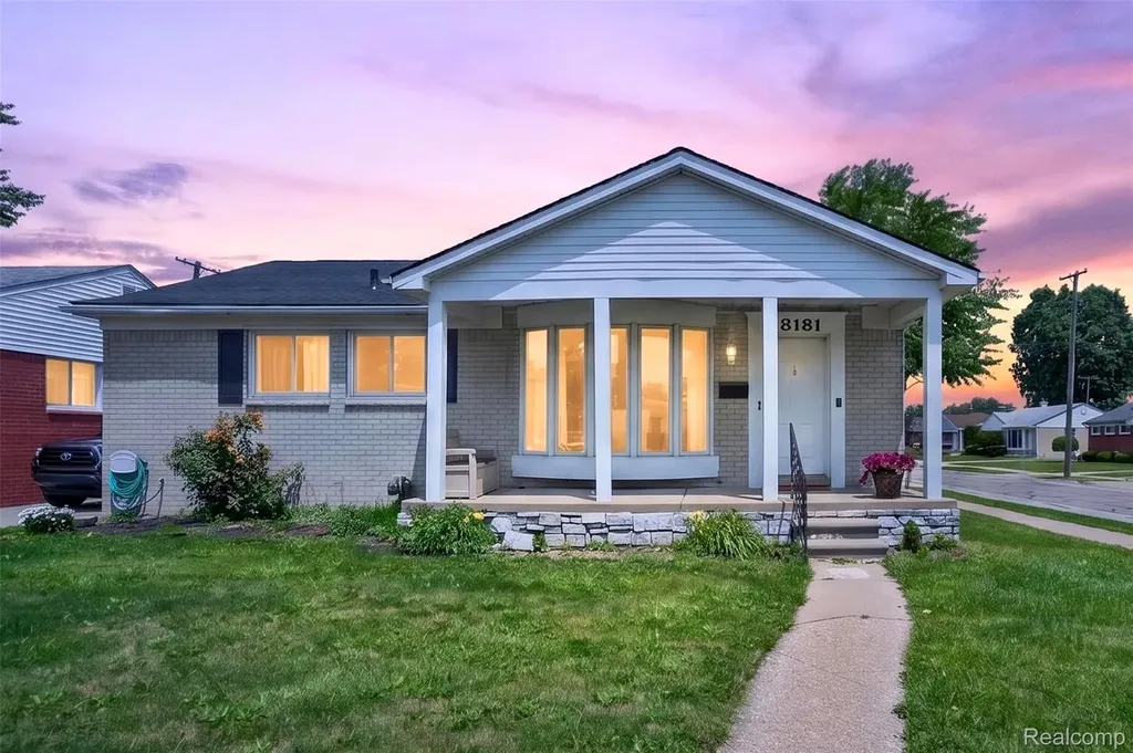18181 Buckhannon Street Roseville City MI 48066