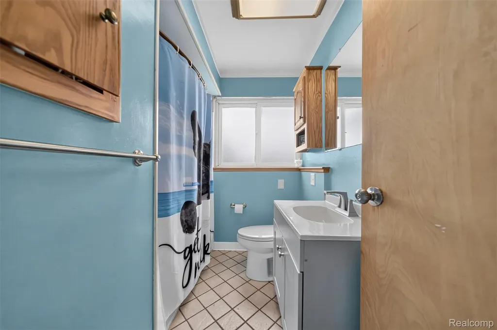 18181 Buckhannon Street Roseville City MI 48066