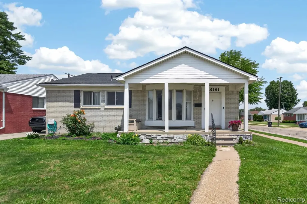 18181 Buckhannon Street Roseville City MI 48066