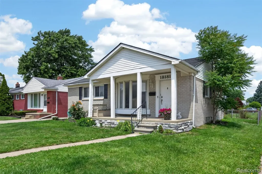 18181 Buckhannon Street Roseville City MI 48066