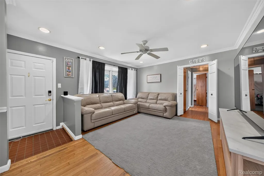 18181 Buckhannon Street Roseville City MI 48066