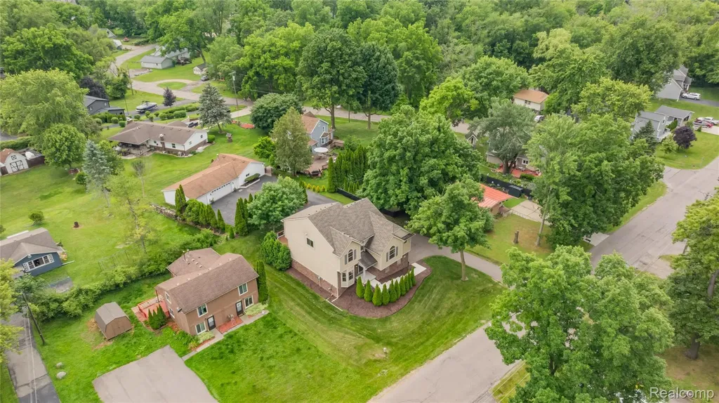 730 Leon Road Walled Lake City MI 48390
