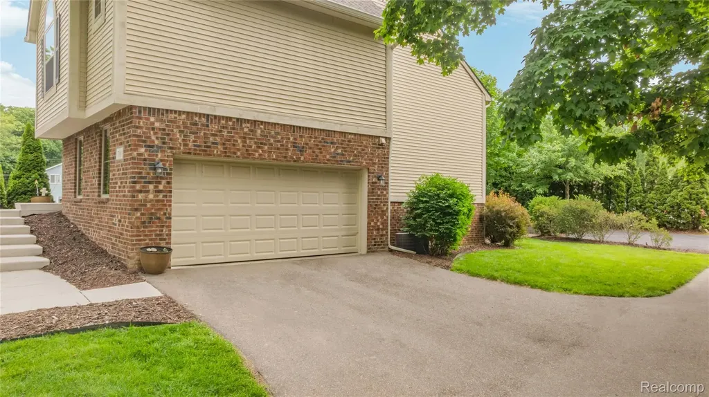 730 Leon Road Walled Lake City MI 48390
