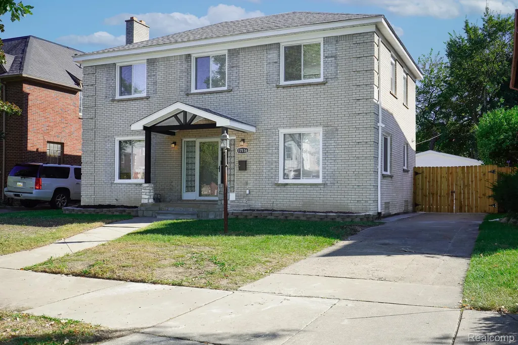 17116 Wildemere Street Detroit City MI 48221