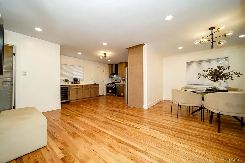 17116 Wildemere Street Detroit City MI 48221