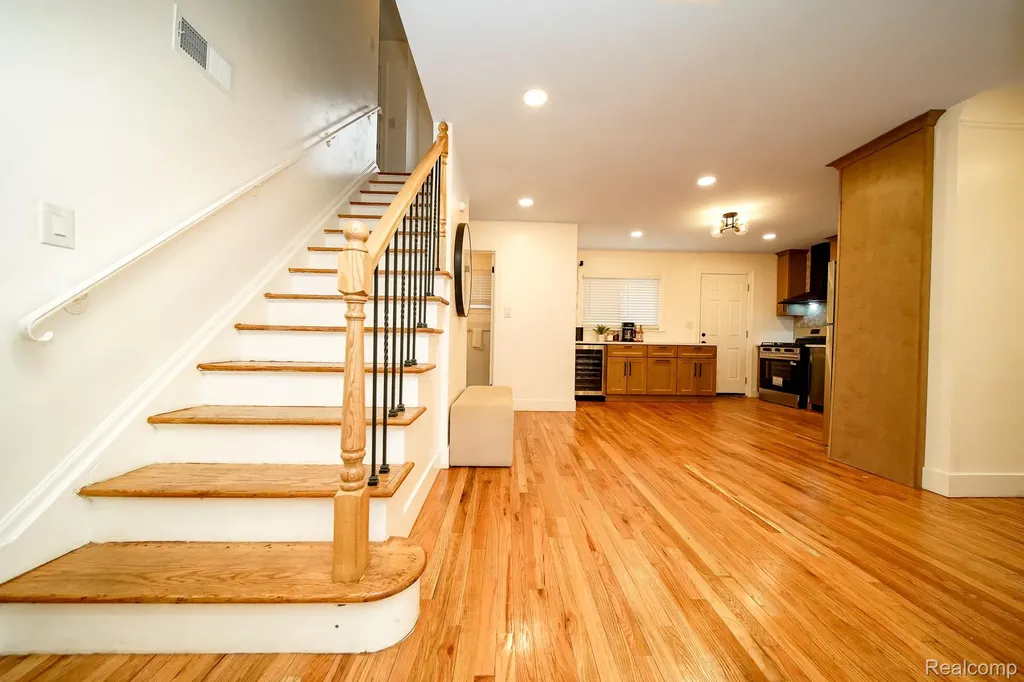 17116 Wildemere Street Detroit City MI 48221