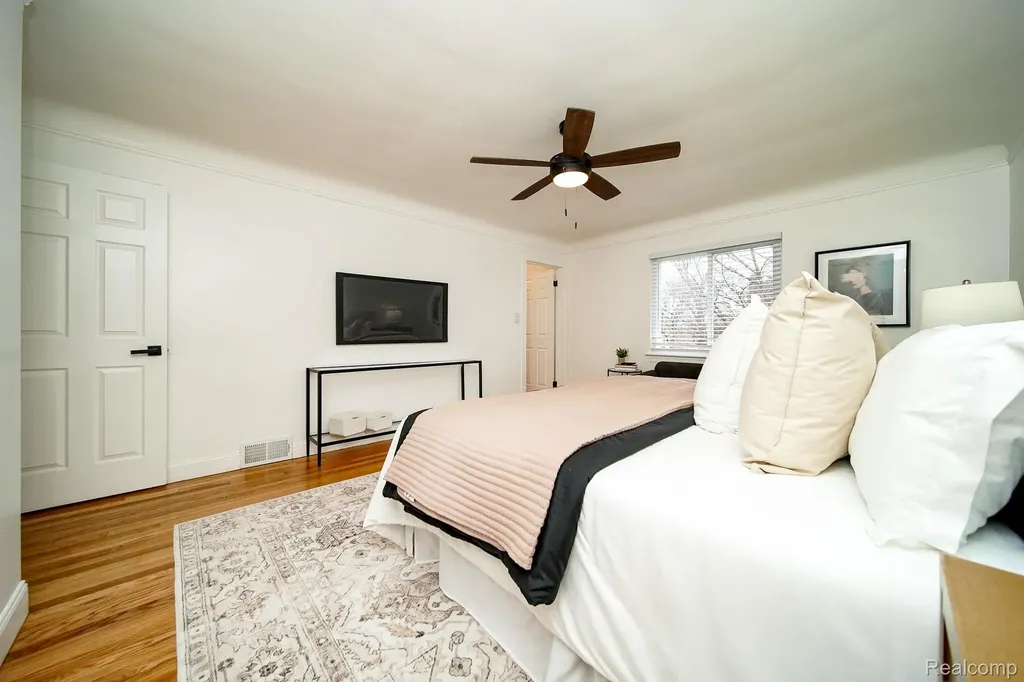 17116 Wildemere Street Detroit City MI 48221