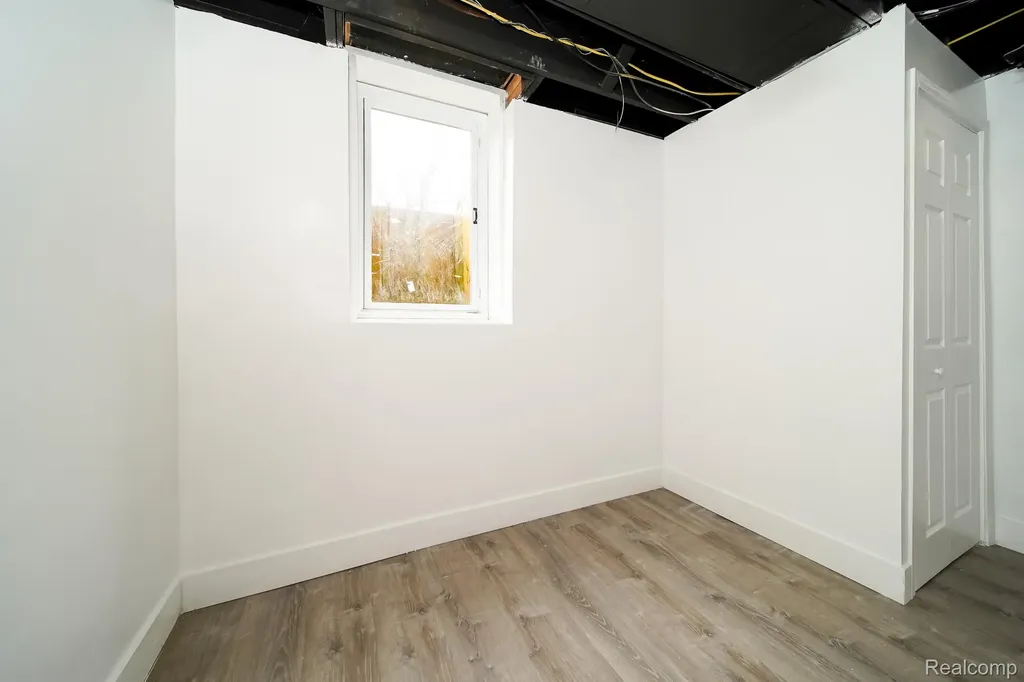 17116 Wildemere Street Detroit City MI 48221
