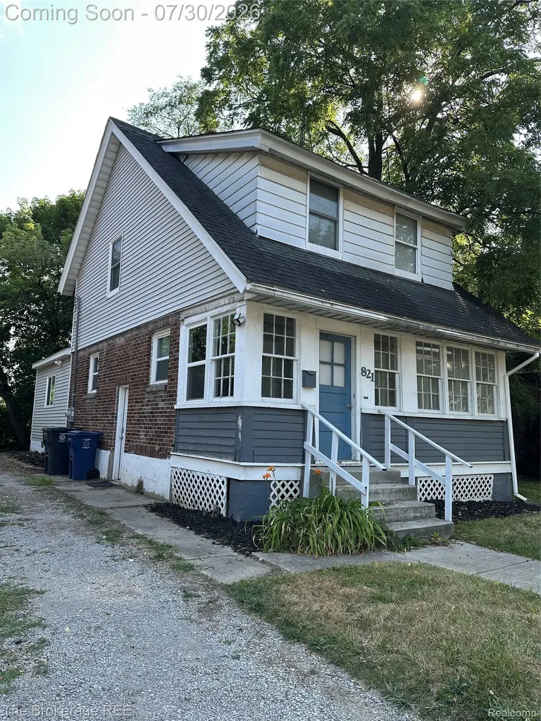 821 N Chevrolet Avenue Flint City MI 48504