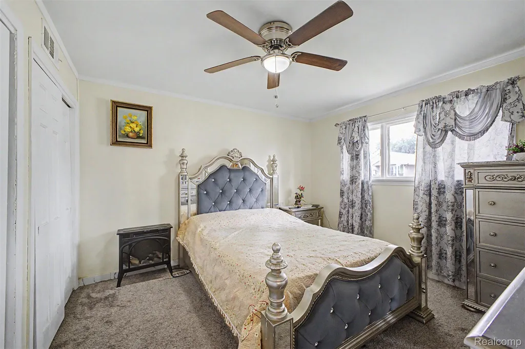 8650 Whitlock Avenue Dearborn City MI 48126