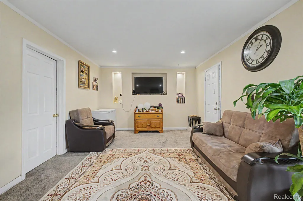 8650 Whitlock Avenue Dearborn City MI 48126