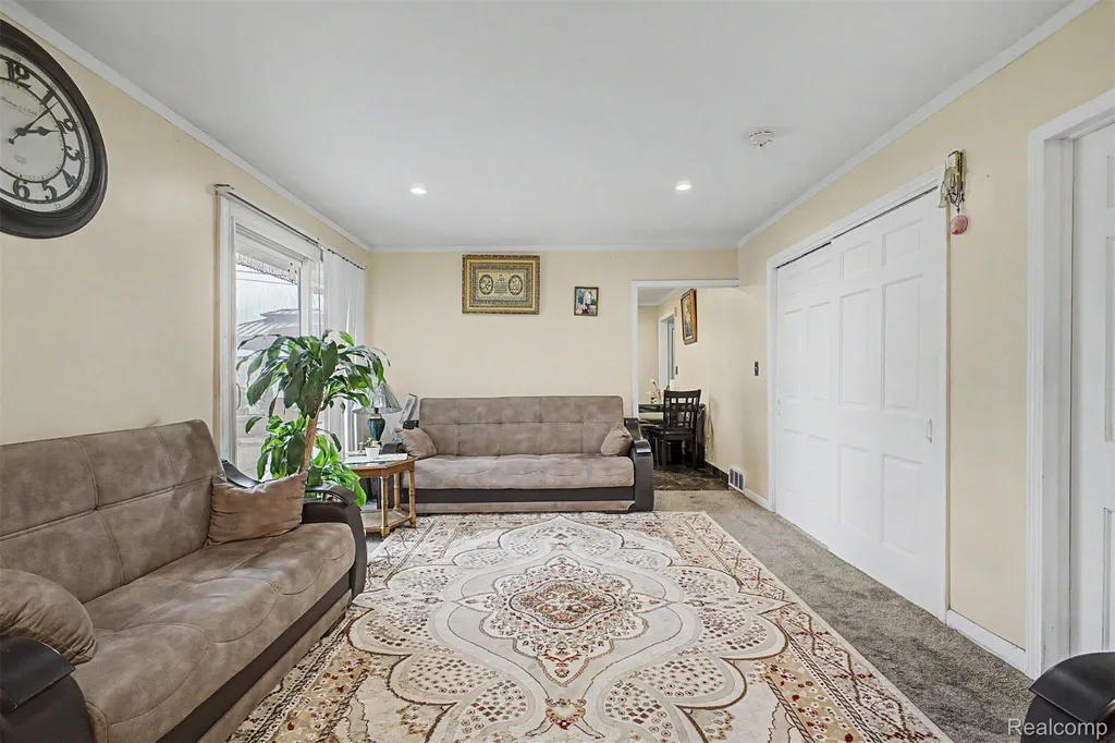 8650 Whitlock Avenue Dearborn City MI 48126