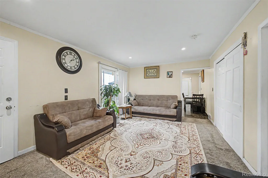 8650 Whitlock Avenue Dearborn City MI 48126