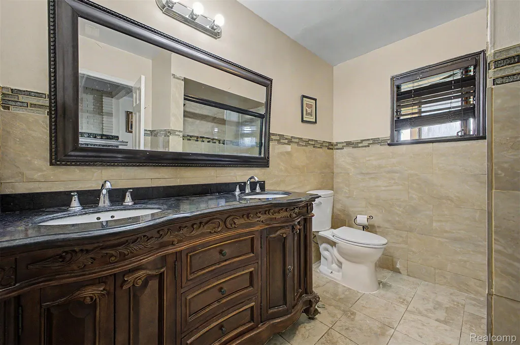 8650 Whitlock Avenue Dearborn City MI 48126