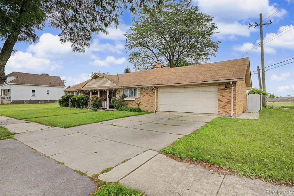 8650 Whitlock Avenue Dearborn City MI 48126