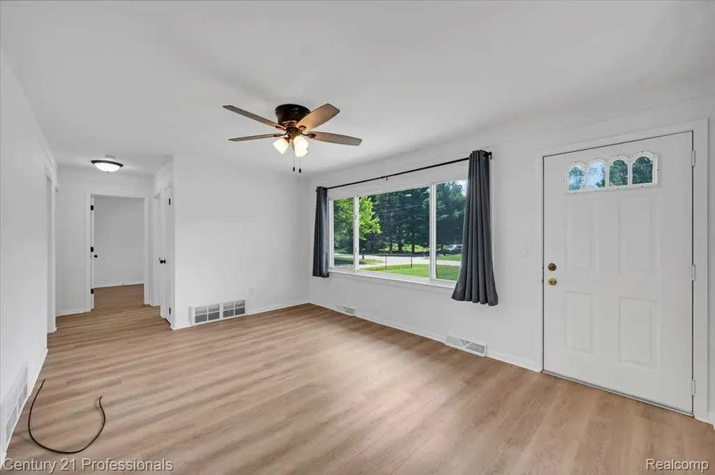 7168 Wedworth Street Waterford Charter Township MI 48327