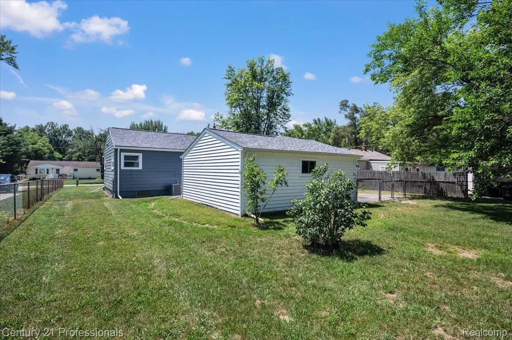 7168 Wedworth Street Waterford Charter Township MI 48327