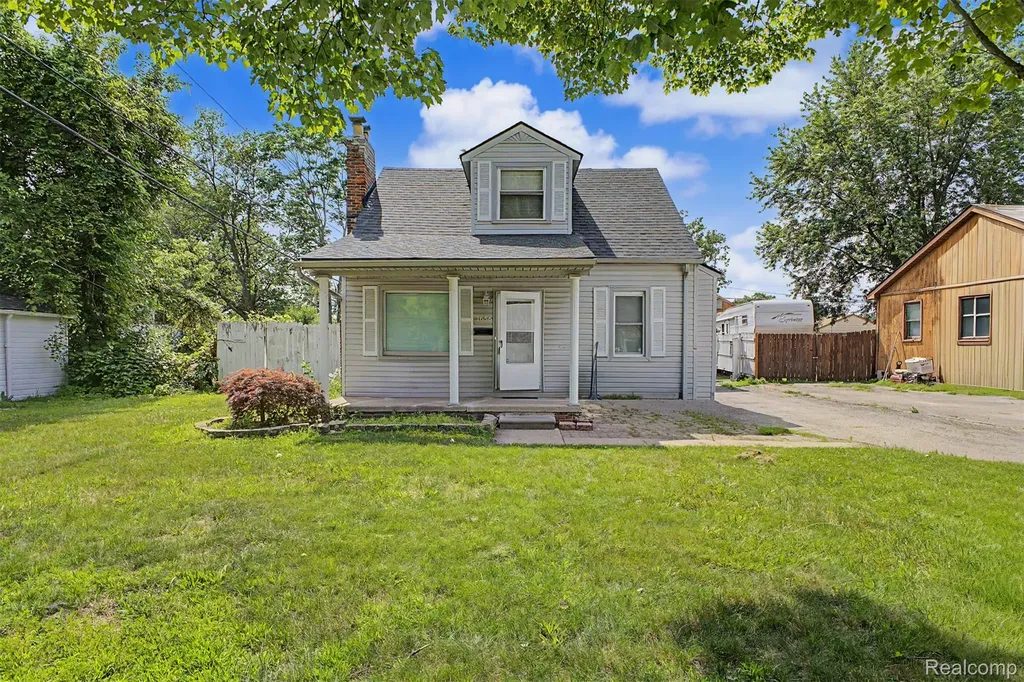 1656 S Karle Avenue Westland City MI 48186