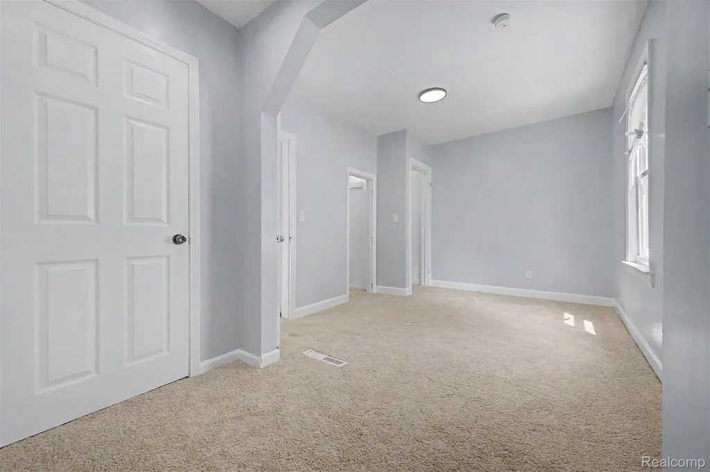 1656 S Karle Avenue Westland City MI 48186
