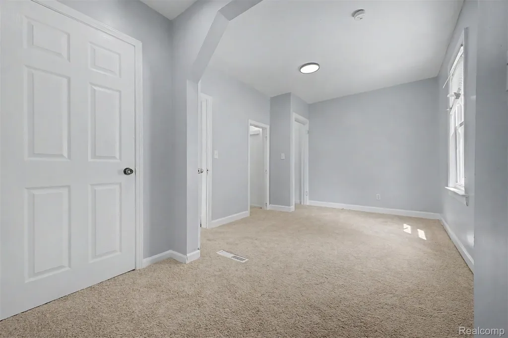 1656 S Karle Avenue Westland City MI 48186