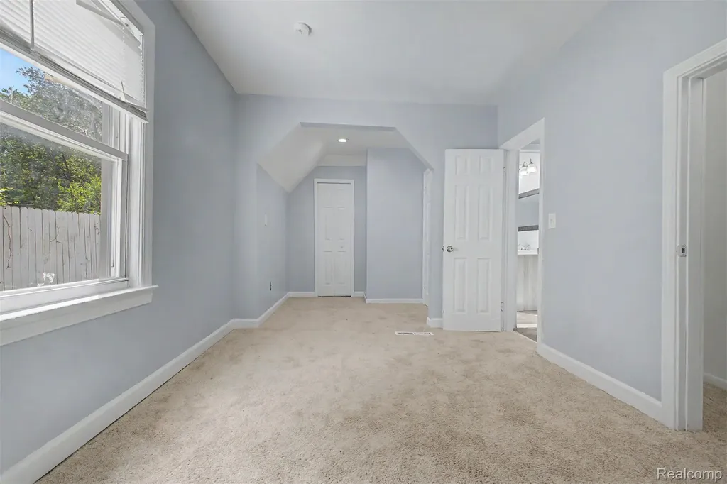 1656 S Karle Avenue Westland City MI 48186