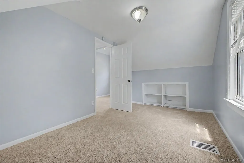1656 S Karle Avenue Westland City MI 48186