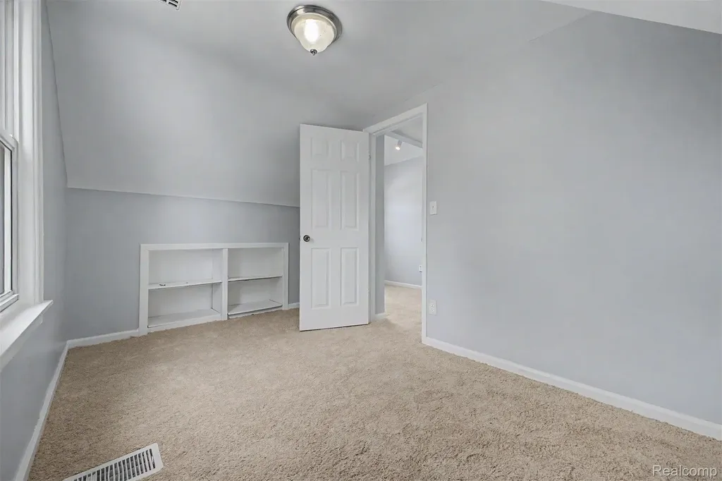 1656 S Karle Avenue Westland City MI 48186