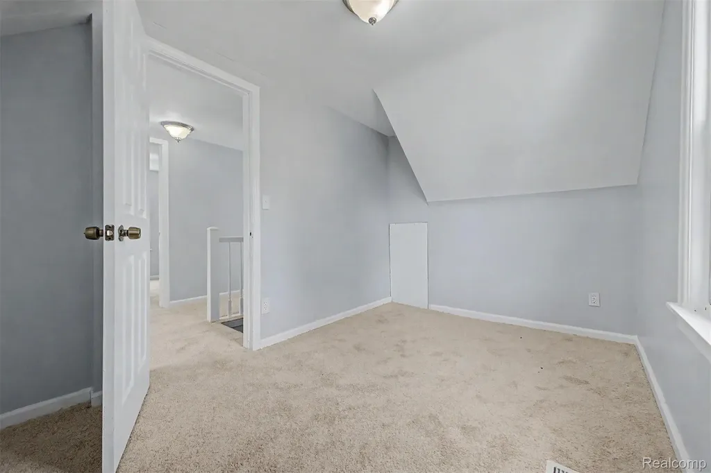 1656 S Karle Avenue Westland City MI 48186