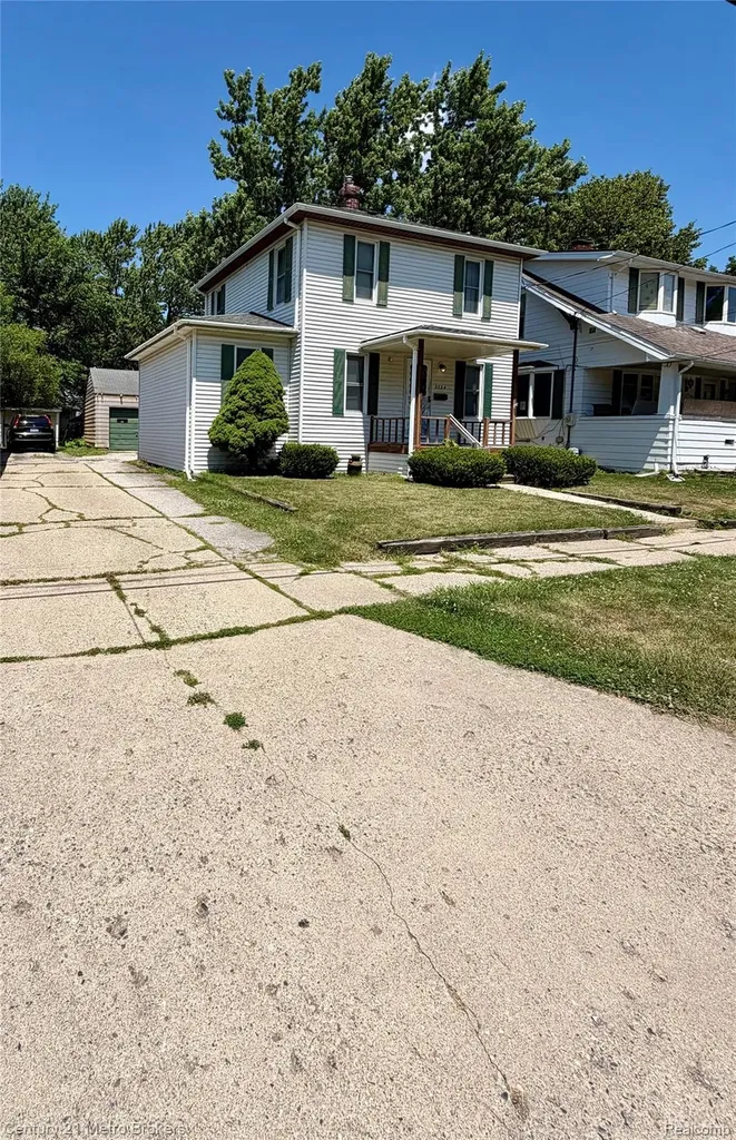 2734 Brown Street Flint City MI 48503