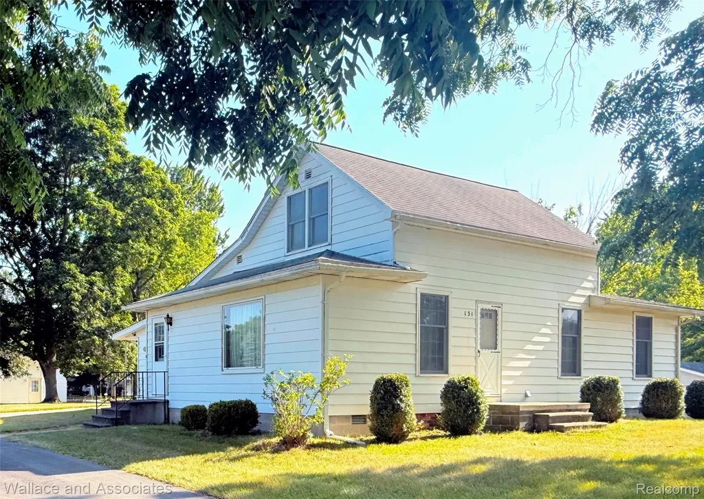 131 W Sanborn Avenue Croswell City MI 48422