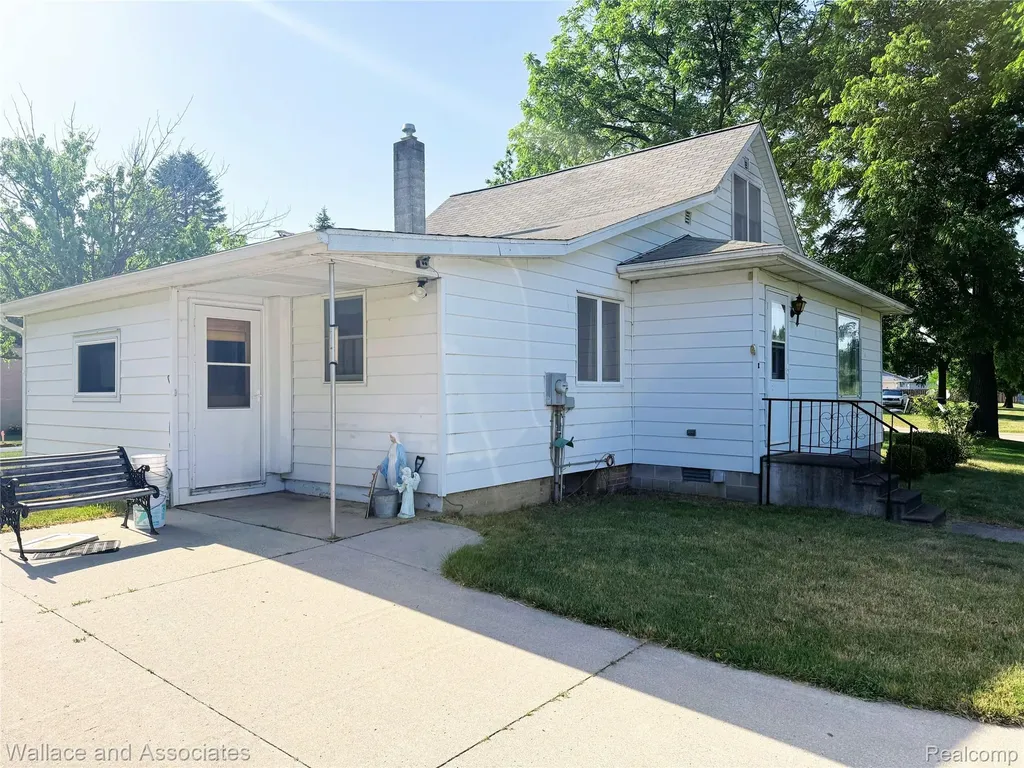 131 W Sanborn Avenue Croswell City MI 48422