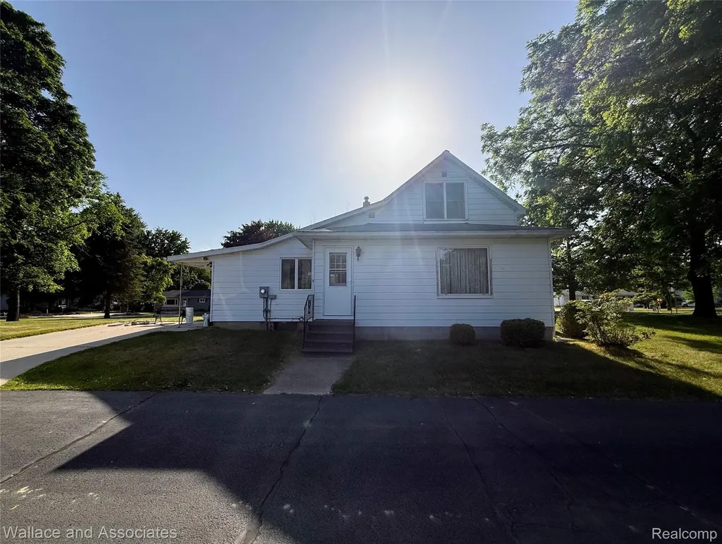 131 W Sanborn Avenue Croswell City MI 48422