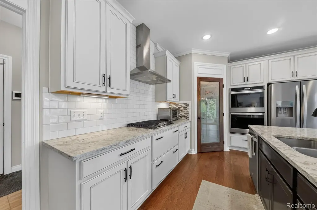 2531 Walnut View Drive Hartland Township MI 48855