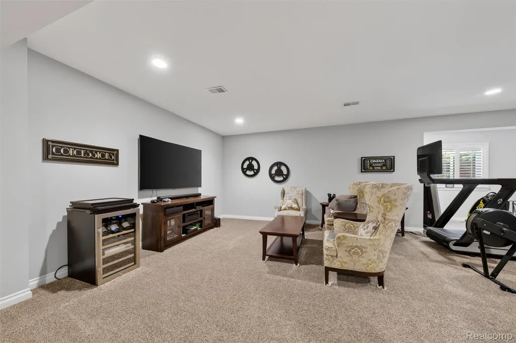 2531 Walnut View Drive Hartland Township MI 48855