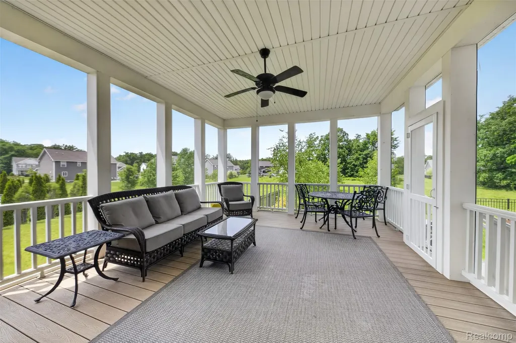 2531 Walnut View Drive Hartland Township MI 48855