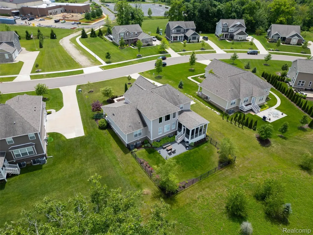 2531 Walnut View Drive Hartland Township MI 48855