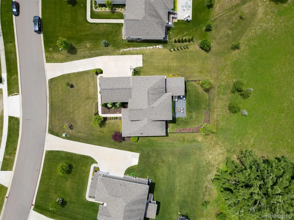 2531 Walnut View Drive Hartland Township MI 48855