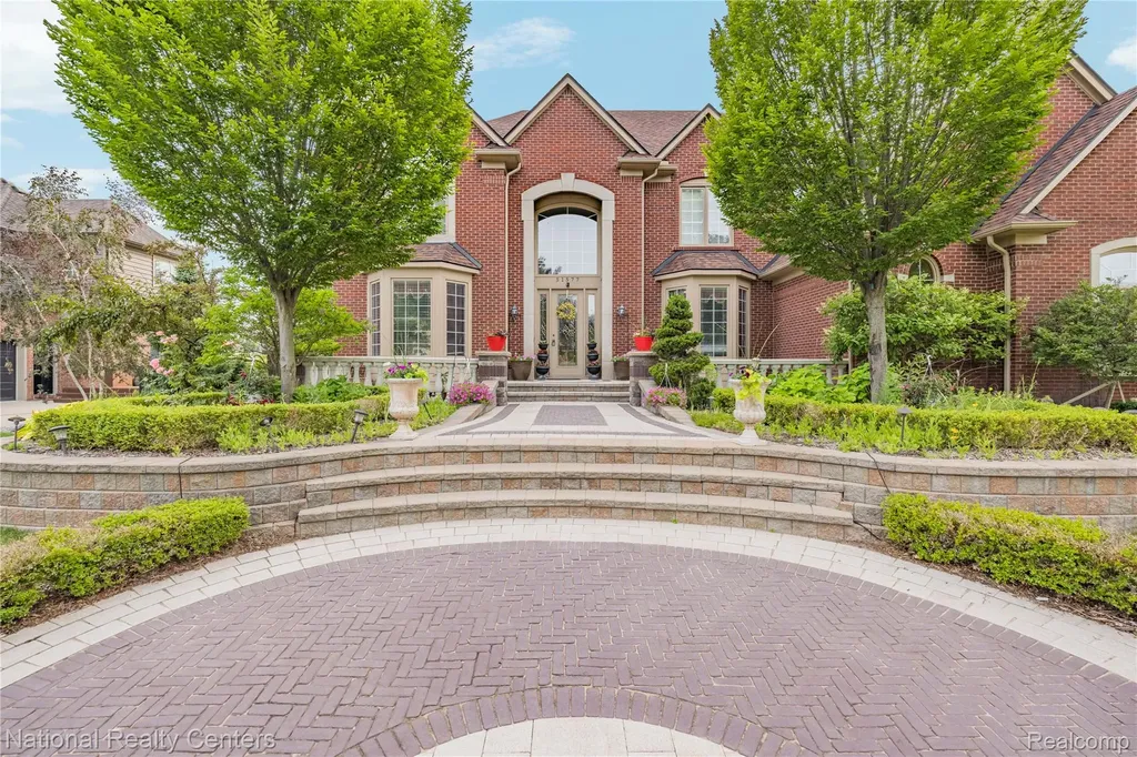 51577 Merry Lane Shelby Charter Township MI 48316