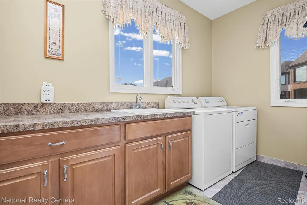 51577 Merry Lane Shelby Charter Township MI 48316